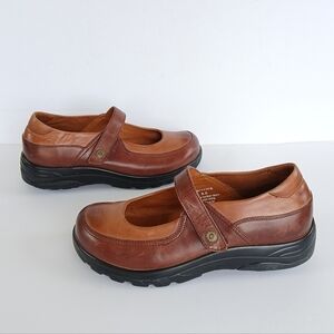 Gravity Defyer Brown Leather Mary Jane Shoes